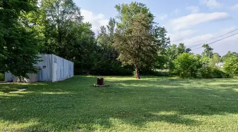 405 3rd St, Muldrow, OK 74948