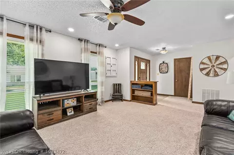Entry Way - 400 E Carney St, Paris, AR 72855 photo 1 of 2