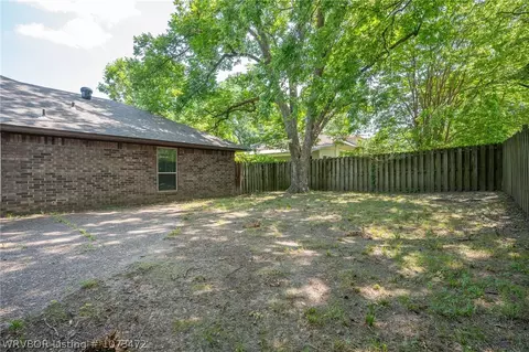 Exterior - 400 E Carney St, Paris, AR 72855 photo 5 of 6