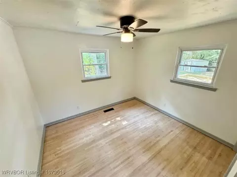 Bedroom - 4 Raleigh Cir, Fort Smith, AR 72901 photo 2 of 4