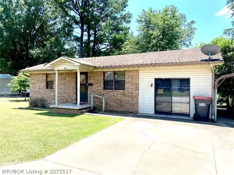 409 Nickell St, Ozark, AR 72949