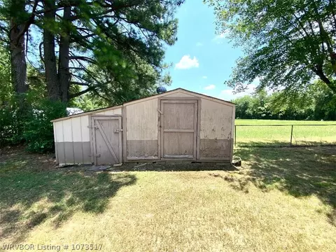 Exterior - 409 Nickell St, Ozark, AR 72949 photo 3 of 4