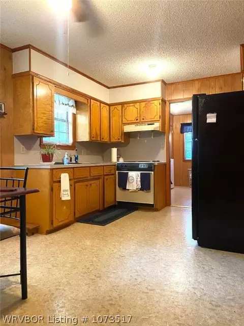 Kitchen - 409 Nickell St, Ozark, AR 72949 photo 1 of 1