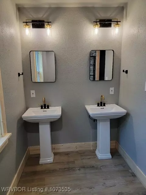 Bath - 806 S 22nd St, Fort Smith, AR 72901 photo 5 of 6