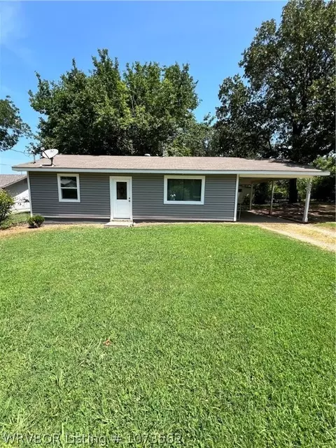 3200 Mary St, Paris, AR 72855