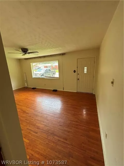Living - 2815 S 34th St, Fort Smith, AR 72903 photo 1 of 2