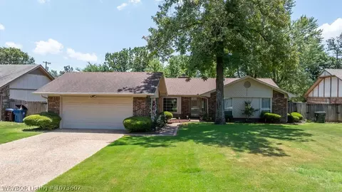 1500 Princeton Dr, Fort Smith, AR 72908