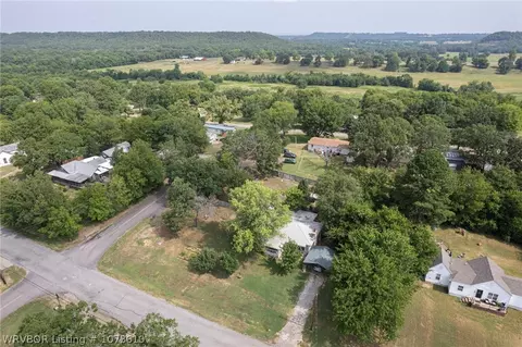 505 Sherwood Ave, Bonanza, AR 72916 photo 9