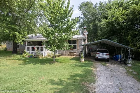 505 Sherwood Ave, Bonanza, AR 72916 photo 2