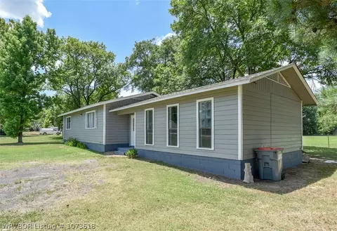 Exterior - 1001 Highway 253, Lavaca, AR 72941 photo 3 of 6
