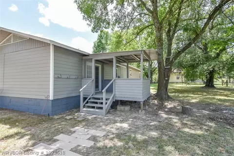 Exterior - 1001 Highway 253, Lavaca, AR 72941 photo 4 of 6