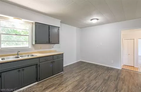 Kitchen - 1001 Highway 253, Lavaca, AR 72941 photo 3 of 3