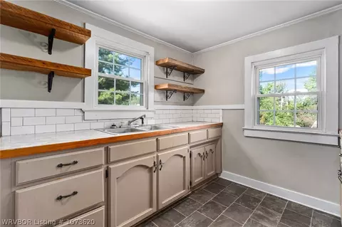 Kitchen - 2300 S N St, Fort Smith, AR 72901 photo 3 of 4