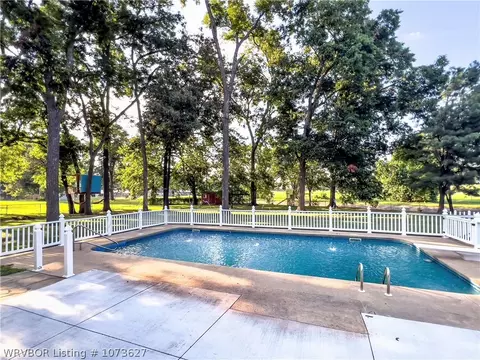 Exterior - 4809 Skywood Dr, Fort Smith, AR 72904 photo 5 of 8