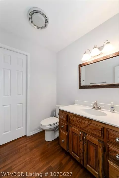 Bath - 4809 Skywood Dr, Fort Smith, AR 72904 photo 4 of 6