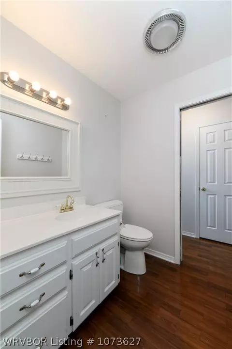 Bath - 4809 Skywood Dr, Fort Smith, AR 72904 photo 5 of 6