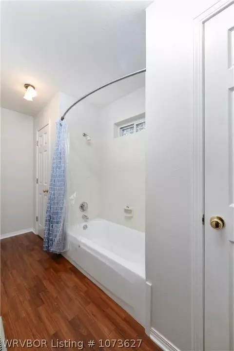 Bath - 4809 Skywood Dr, Fort Smith, AR 72904 photo 6 of 6