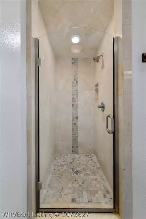 Bath - 4809 Skywood Dr, Fort Smith, AR 72904 photo 2 of 6