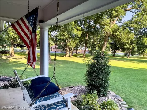 Exterior - 4809 Skywood Dr, Fort Smith, AR 72904 photo 3 of 8
