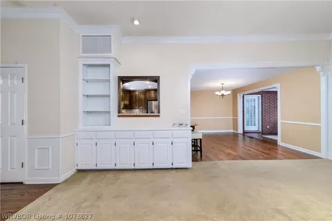 Living - 4809 Skywood Dr, Fort Smith, AR 72904 photo 2 of 2