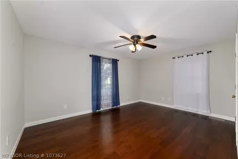 Bedroom - 4809 Skywood Dr, Fort Smith, AR 72904 photo 2 of 4