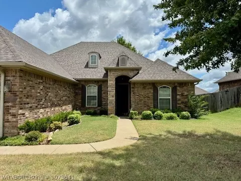12121 Sapling Dr, Fort Smith, AR 72916