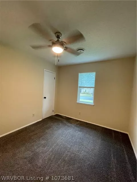 Bedroom - 909 Pattie Ln, Barling, AR 72923 photo 4 of 4