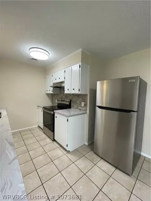 Kitchen - 909 Pattie Ln, Barling, AR 72923 photo 2 of 3
