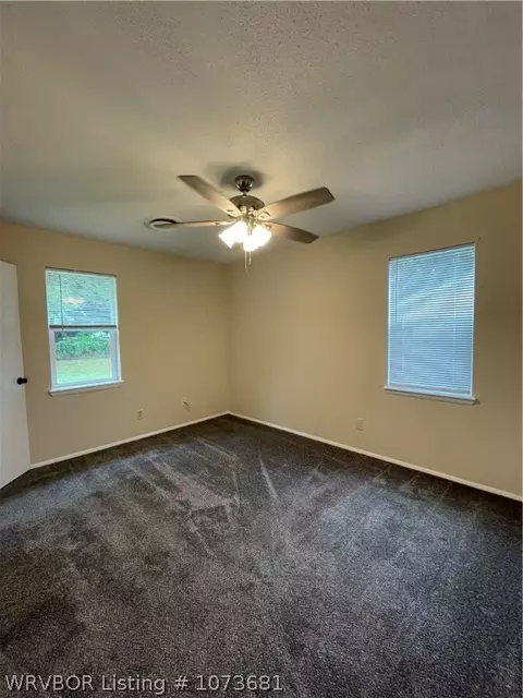 Bedroom - 909 Pattie Ln, Barling, AR 72923 photo 3 of 4