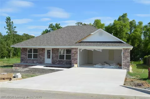 201 Arcadia Dr, Poteau, OK 74953