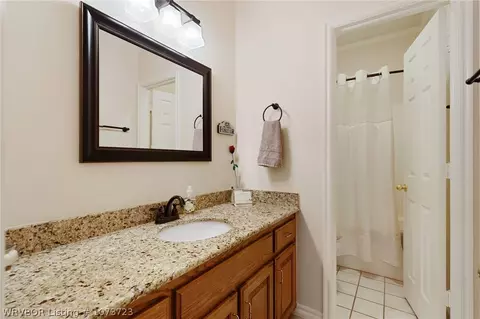 Bath - 10905 Cork Ct, Fort Smith, AR 72908 photo 4 of 6