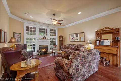Living - 10905 Cork Ct, Fort Smith, AR 72908 photo 2 of 3