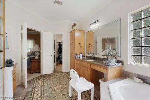 Bath - 10905 Cork Ct, Fort Smith, AR 72908 photo 3 of 6