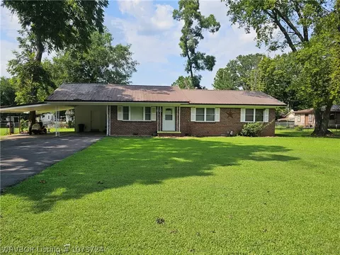 801 Main St, Paris, AR 72855
