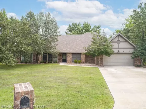 1505 Oak Knolls Dr, Fort Smith, AR 72903 photo 1