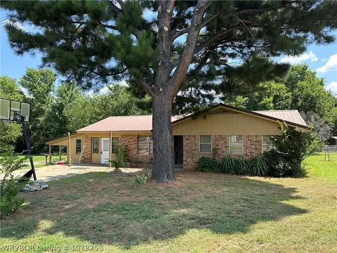 39818 Choctaw Ave, Howe, OK 74940