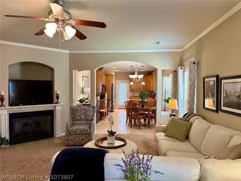 Living - 2904 Brighton Ct, Fort Smith, AR 72903 photo 2 of 5