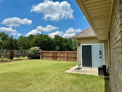 Exterior - 2904 Brighton Ct, Fort Smith, AR 72903 photo 7 of 9