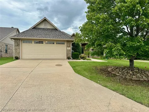Exterior - 2904 Brighton Ct, Fort Smith, AR 72903 photo 4 of 9