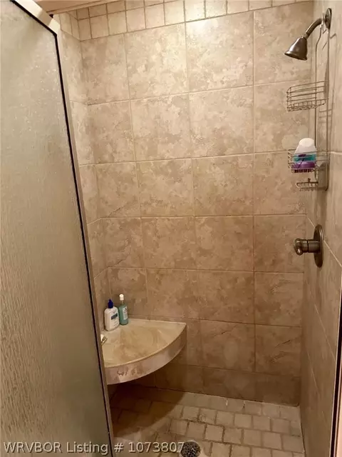 Bath - 2904 Brighton Ct, Fort Smith, AR 72903 photo 3 of 5