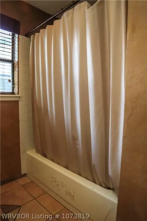 Bath - 3001 100th St, Fort Smith, AR 72903 photo 6 of 6