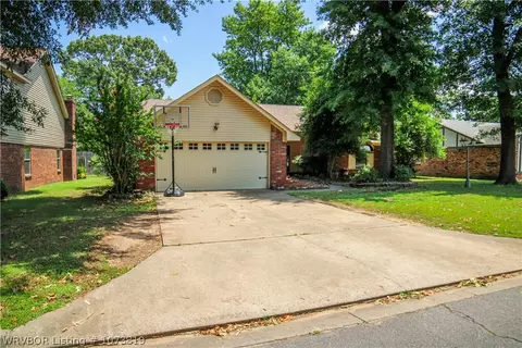 Exterior - 3001 100th St, Fort Smith, AR 72903 photo 4 of 4