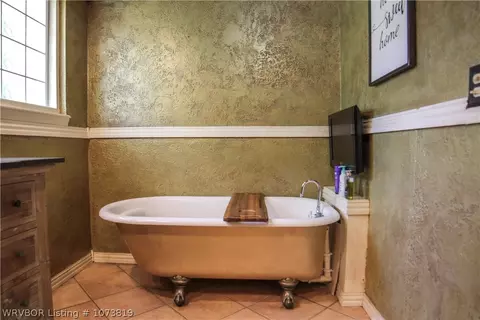 Bath - 3001 100th St, Fort Smith, AR 72903 photo 2 of 6