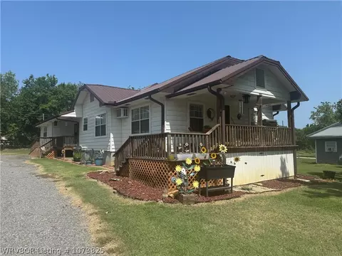 208 Oak Ave, Poteau, OK 74953