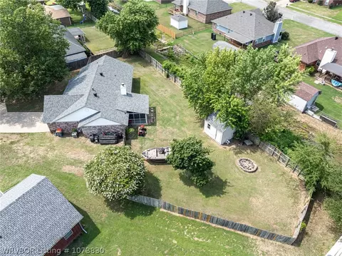 606 I Cir, Barling, AR 72923 photo 32