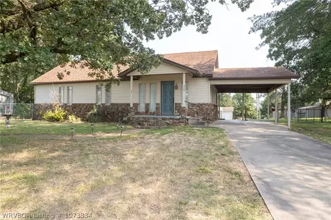 715 Cook Ave, Arkoma, OK 74901