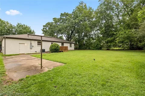Exterior - 3700 Boston St, Fort Smith, AR 72903 photo 7 of 9