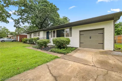 Exterior - 3700 Boston St, Fort Smith, AR 72903 photo 2 of 9