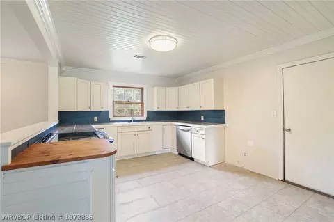 Kitchen - 3700 Boston St, Fort Smith, AR 72903 photo 1 of 3