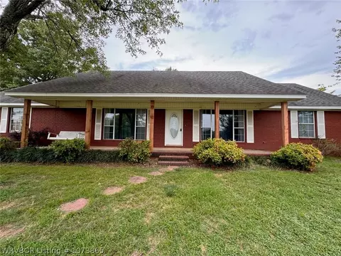 909 Highway 96, Lavaca, AR 72941